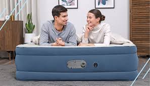 How to Choose the Right Swimming Pool Air Mattress for Your Needs